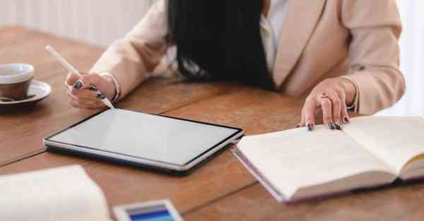 智能语音机器人知识库流程，智能语音机器人叫什么名字