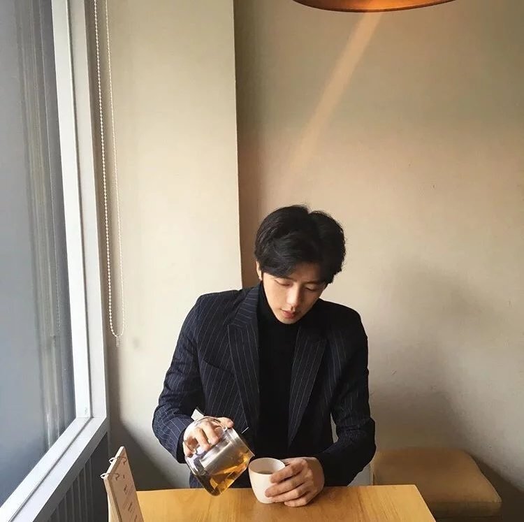 水璐菡眉