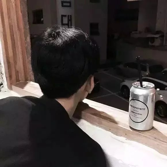 左彩山雨