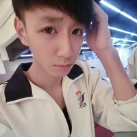 赖君天翠